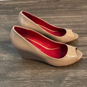 Tan/nude womens wedged heels size 7